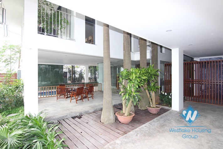 Luxury apartment with 3 bedrooms for lease in Dang Thai Mai, Tay Ho, Ha Noi