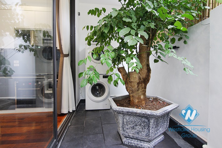 Morden and Brandnew 02 bedrooms apartment with swimming pool for rent in Tay Ho street.