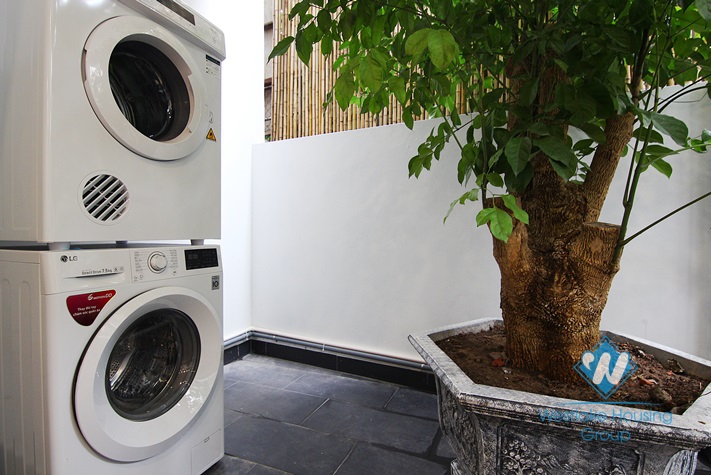 Morden and Brandnew 02 bedrooms apartment with swimming pool for rent in Tay Ho street.