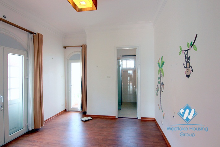 Nice house with stunning view of West lake on Au Co street, Tay Ho, Hanoi
