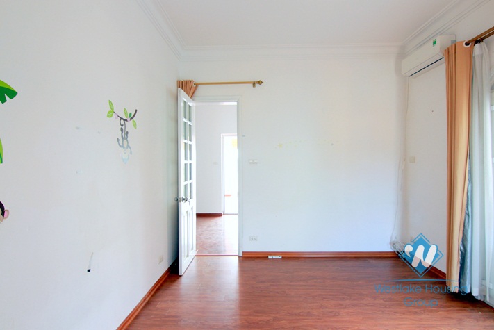 Nice house with stunning view of West lake on Au Co street, Tay Ho, Hanoi