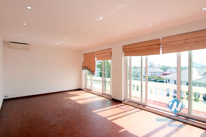 Nice house with stunning view of West lake on Au Co street, Tay Ho, Hanoi