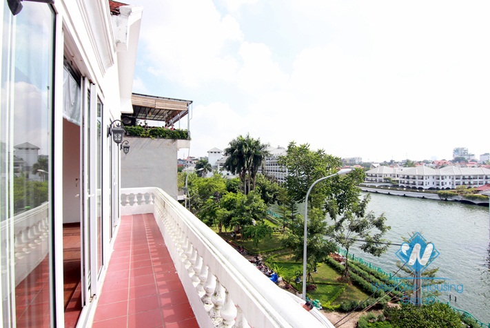 Nice house with stunning view of West lake on Au Co street, Tay Ho, Hanoi