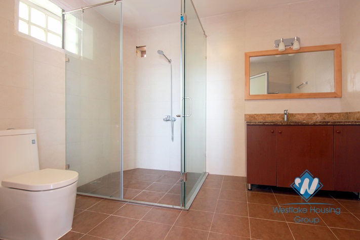 Nice house with stunning view of West lake on Au Co street, Tay Ho, Hanoi