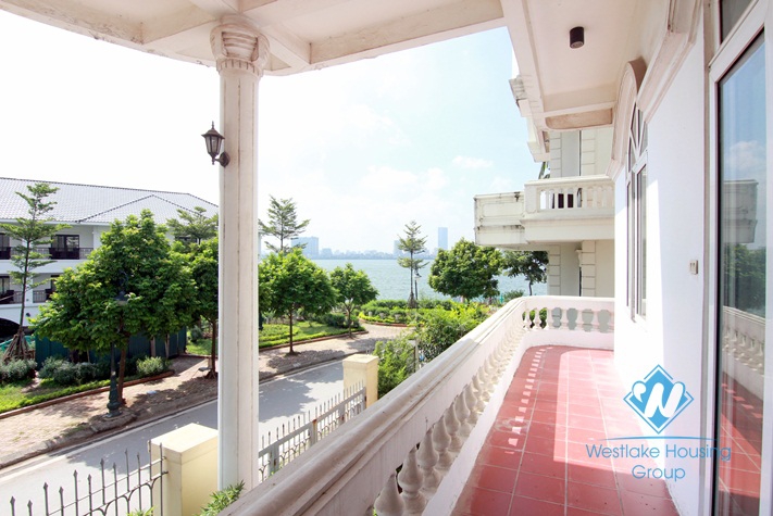 Nice house with stunning view of West lake on Au Co street, Tay Ho, Hanoi