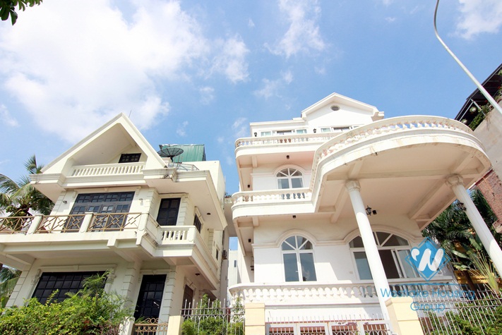 Nice house with stunning view of West lake on Au Co street, Tay Ho, Hanoi