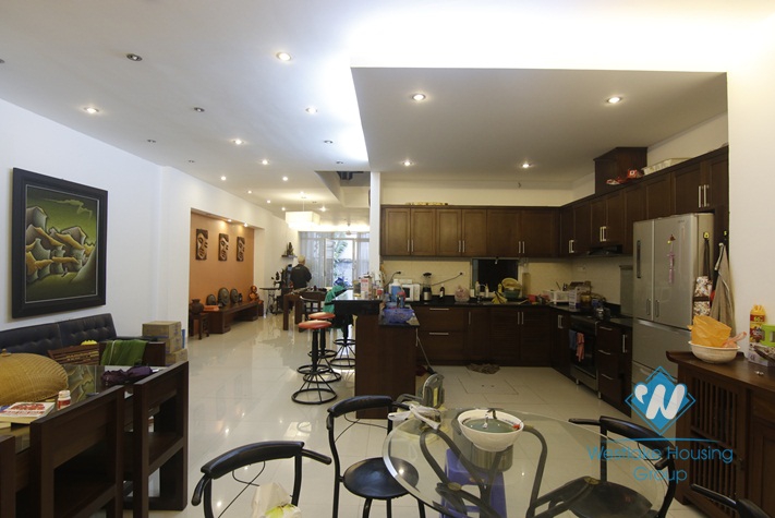 A beautiful and elegant 3 bedroom apartment for rent in Hai Ba Trung