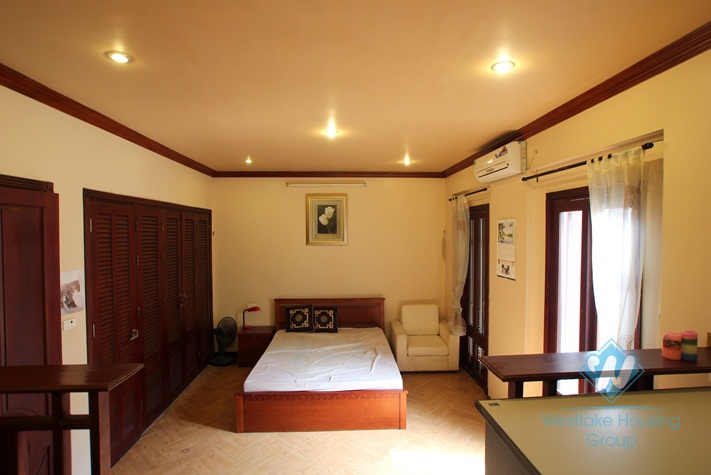 French style house avaialble for rent in Westlake area, fully furnished