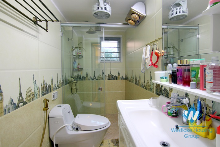 Cheap three bedrooms house for rent in Au Co street, Tay Ho, Ha noi