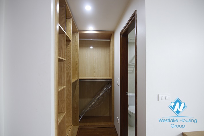 Nice apartment on the high floor for rent in Tay Ho District 