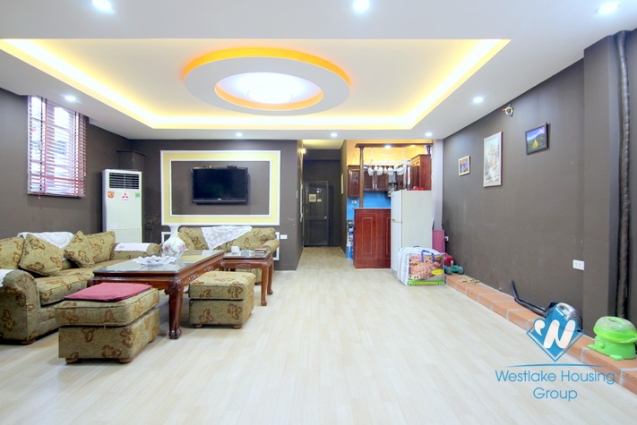 Cheap three bedrooms house for rent in Au Co street, Tay Ho, Ha noi