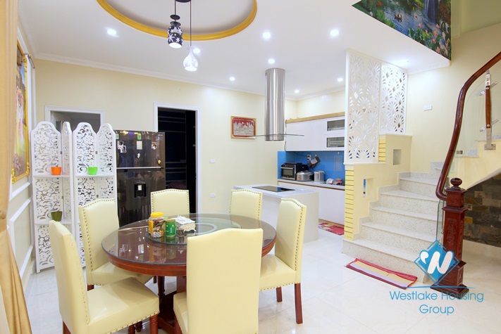 Cheap three bedrooms house for rent in Au Co street, Tay Ho, Ha noi