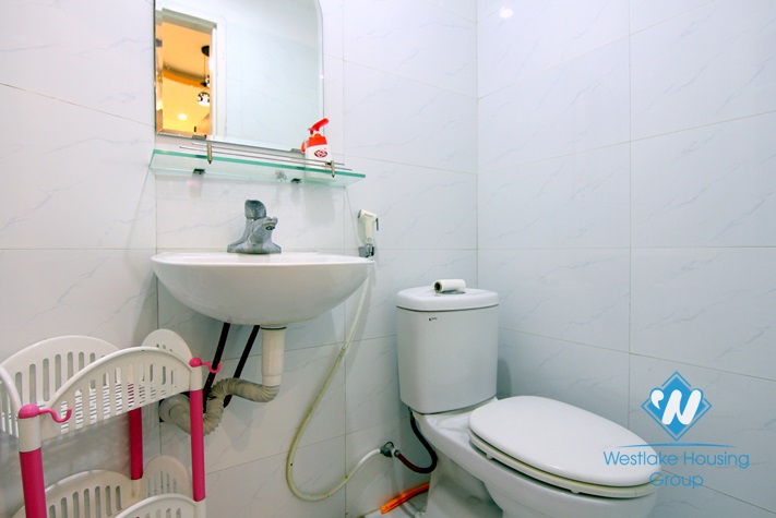 Cheap three bedrooms house for rent in Au Co street, Tay Ho, Ha noi