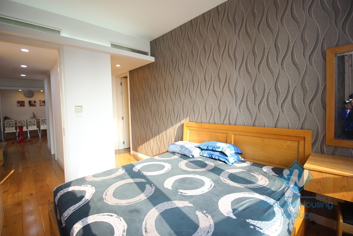 Three bedrooms apartment for rent in IPH, Cau Giay.