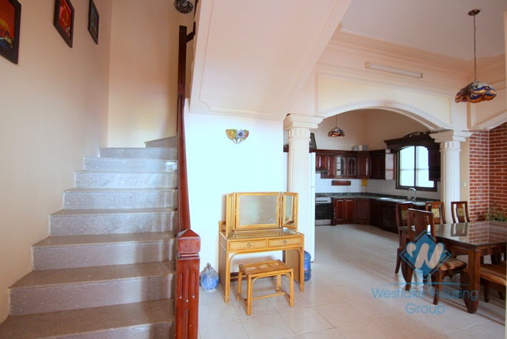 Four bedrooms house for rent in Tay Ho district, Ha Noi