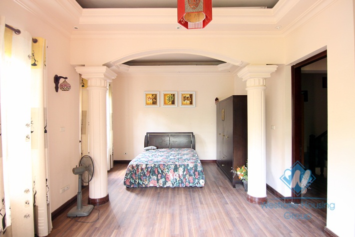Four bedrooms house for rent in Tay Ho district, Ha Noi