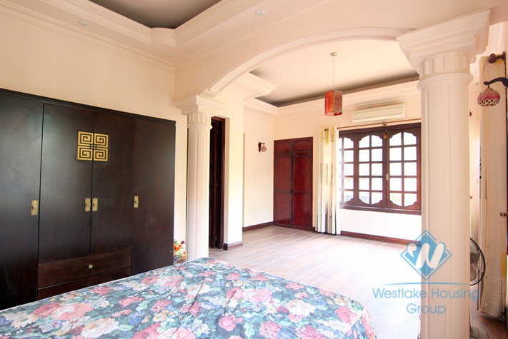 Four bedrooms house for rent in Tay Ho district, Ha Noi