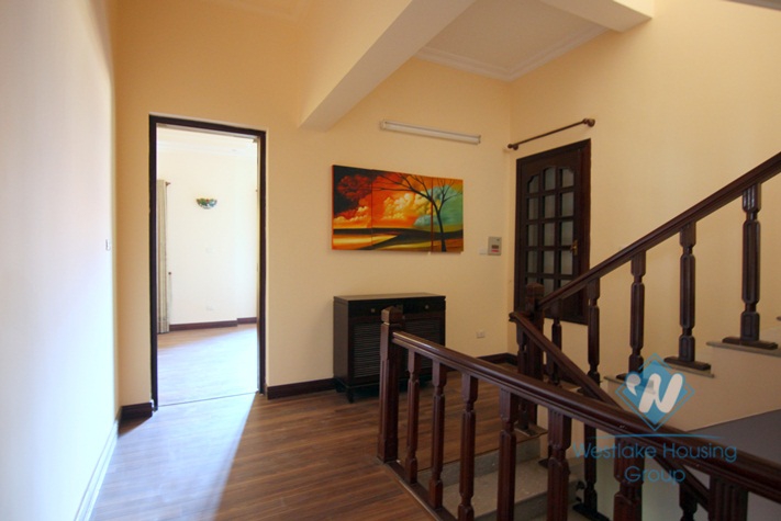 Four bedrooms house for rent in Tay Ho district, Ha Noi