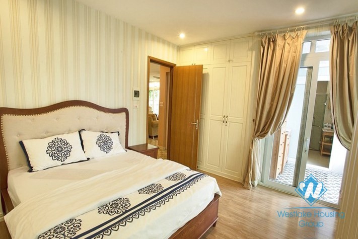 A gorgeously beautiful and stylish 3 bedroom apartment for rent in Dong Da District