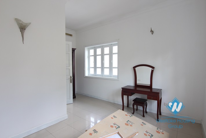 400 sqm villa with 4 bedrooms for rent in D block, Ciputra.