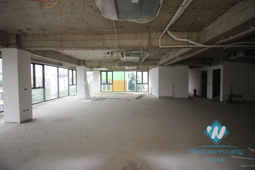 Big and nice location office for rent in Tay Ho, Ha Noi