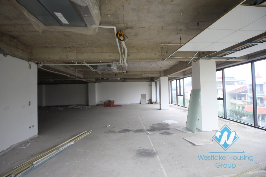 Big and nice location office for rent in Tay Ho, Ha Noi