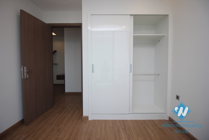 A high floor 2 bedroom apartment with great view for rent in Vinhome Metropolis