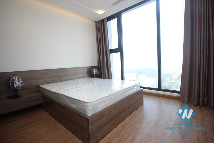 A high floor 2 bedroom apartment with great view for rent in Vinhome Metropolis