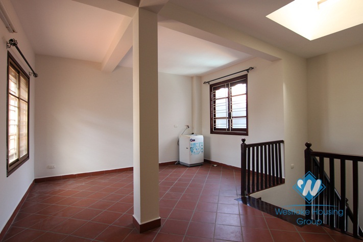 House for rent with 03 bedrooms in Tay Ho area