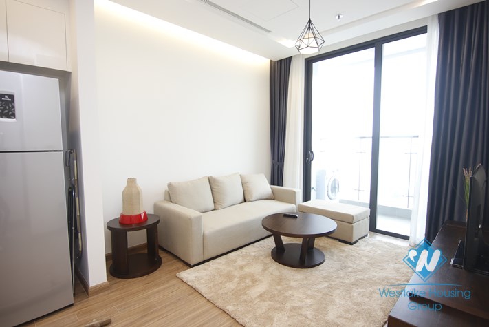High floor one bedroom apartment for rent in Vinhome Metropolis, Ha Noi