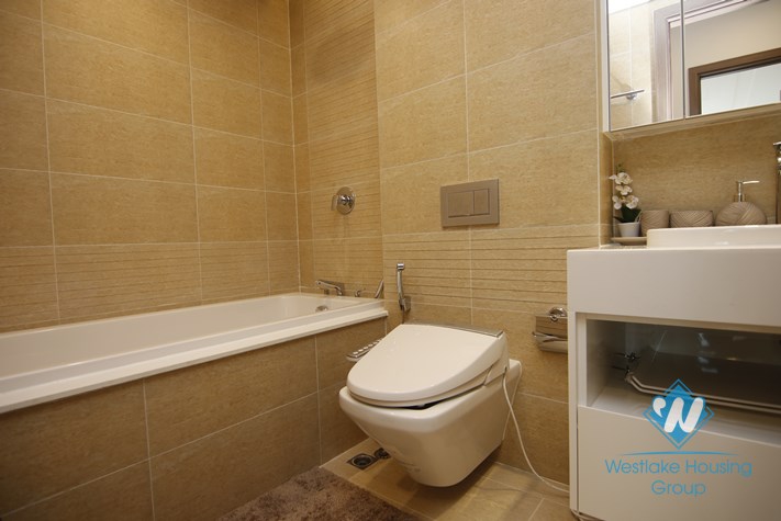 High floor one bedroom apartment for rent in Vinhome Metropolis, Ha Noi