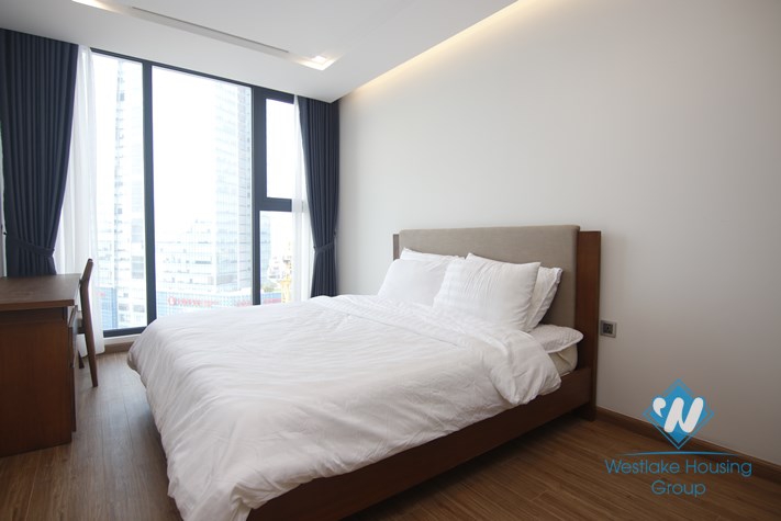 High floor one bedroom apartment for rent in Vinhome Metropolis, Ha Noi
