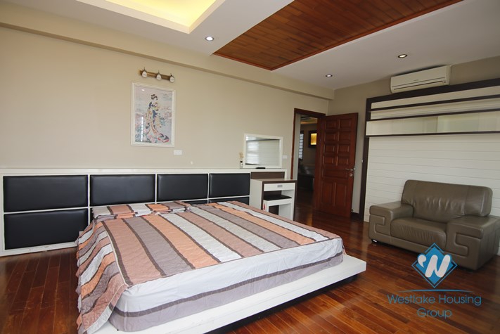 Aprtment for rent in high floor, near Doi Can street, Ba Dinh.