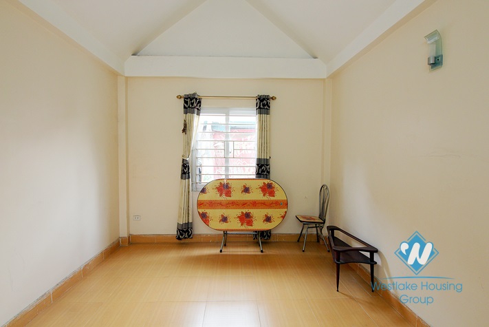 Cheap house with 3 bedrooms  for rent in Tay Ho area.