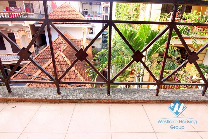 Private house with 4 bedrooms for rent in Au Co st, Tay Ho district.