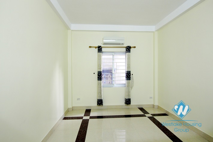 Cheap house with 3 bedrooms  for rent in Tay Ho area.