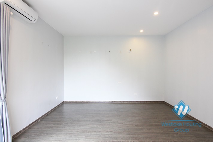 Spacious house with 04 bedrooms and 02 lagre balcony in Tay Ho