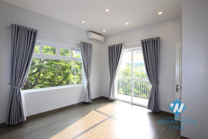 Spacious house with 04 bedrooms and 02 lagre balcony in Tay Ho