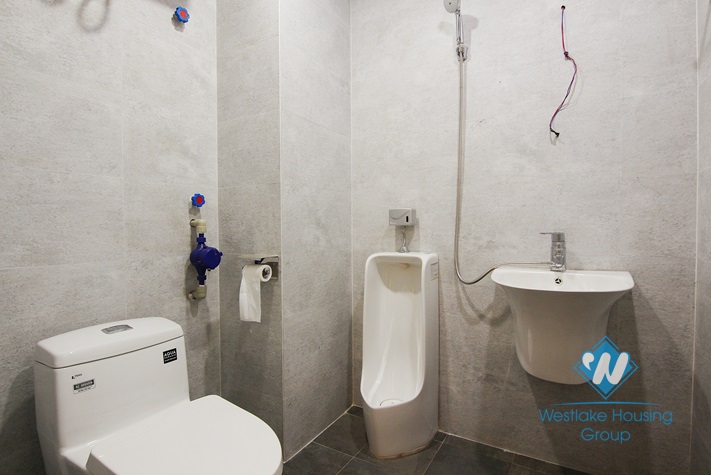 An office or make the restaurant for rent in Tay Ho area.