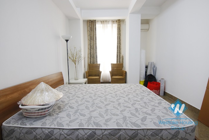 Reasonable price 2 bedrooms apartment for rent in Lang Ha st, Dong Da district.