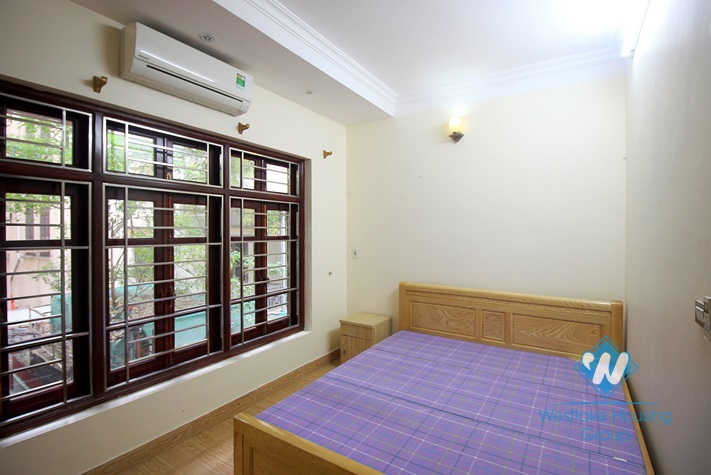 Cheap house with 4 bedrooms for rent in Au Co street, Tay Ho district.