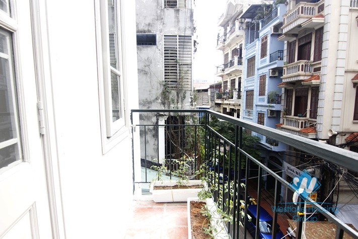Studio with nicely decorated for rent in Dong Da area.