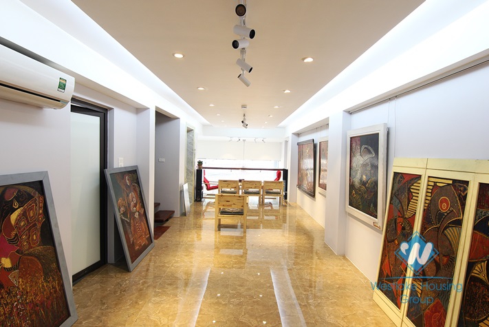 An office or make the restaurant for rent in Tay Ho area.