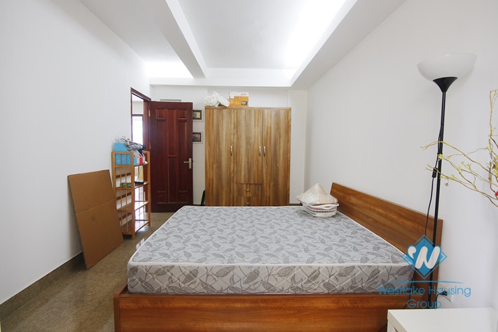 Reasonable price 2 bedrooms apartment for rent in Lang Ha st, Dong Da district.