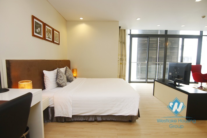 Bright studio for rent in Duy Tan street, Cau Giay area.