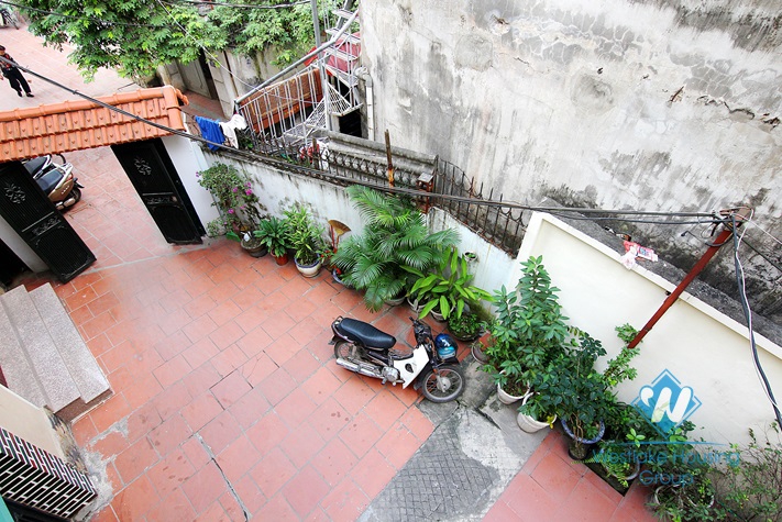 Cheap house with 3 bedrooms  for rent in Tay Ho area.