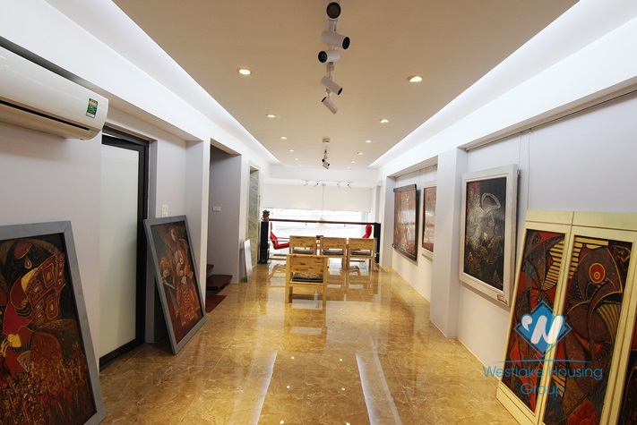 An office or make the restaurant for rent in Tay Ho area.