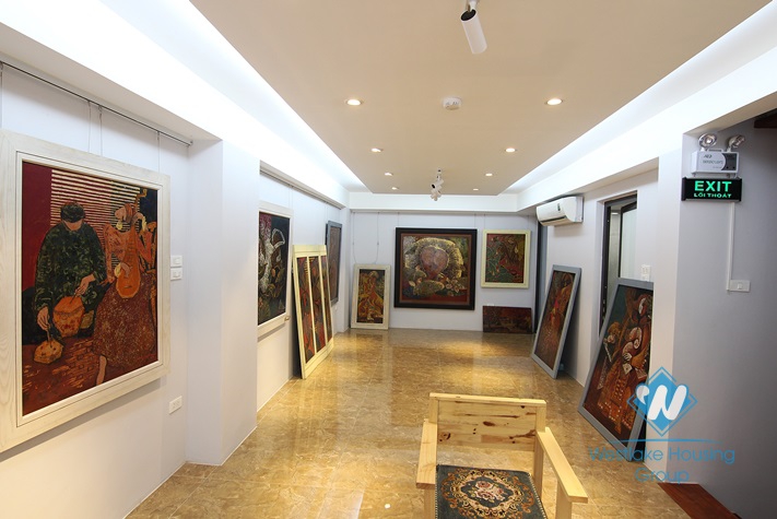 An office or make the restaurant for rent in Tay Ho area.