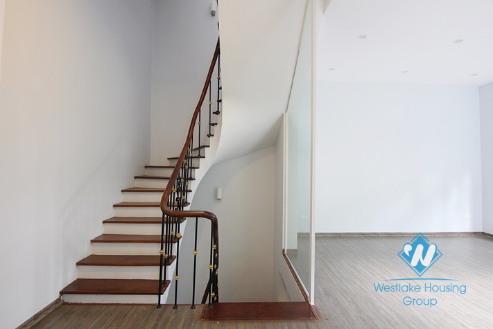 Spacious house with 04 bedrooms and 02 lagre balcony in Tay Ho