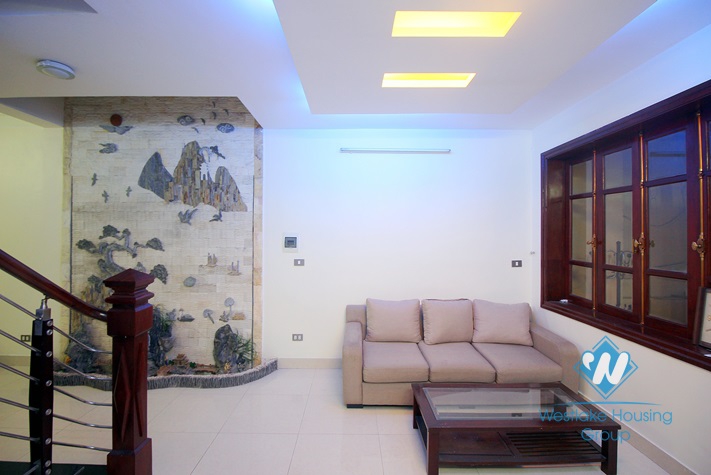 Cheap house with 4 bedrooms for rent in Au Co street, Tay Ho district.